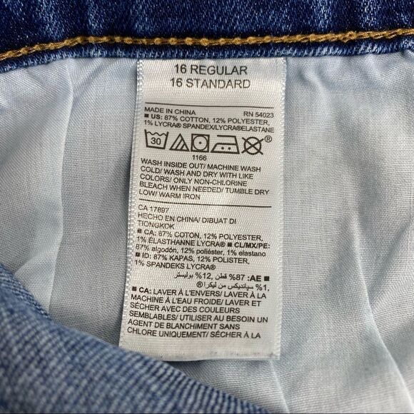 Old Navy The Drew Cuffed Short size 16 - Picture 3 of 5